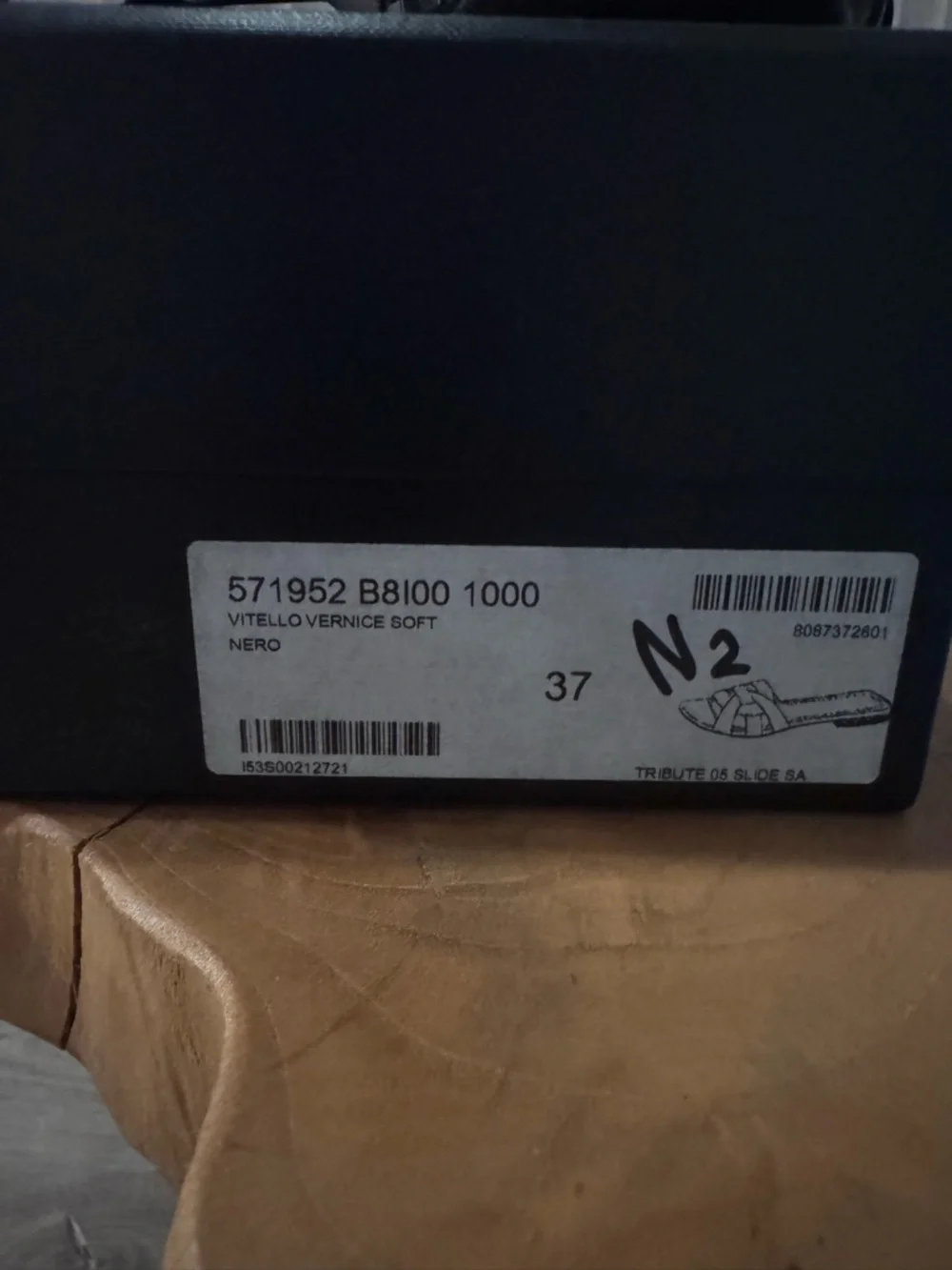 SAINT LAURENT
Tribute Nu Pieds Patent Leather Flat Sandals - Picture 13 of 13